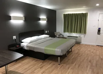 Studio 6 Huntsville, TX hotel thumbnail 5