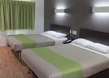 Studio 6 Huntsville, TX hotel thumbnail 7