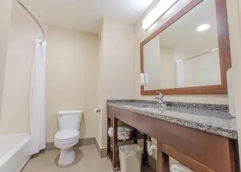 Comfort Inn Ottawa Kansas hotel thumbnail 3