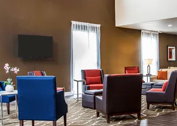 Comfort Suites Woodland - Sacramento Airport hotel thumbnail 5