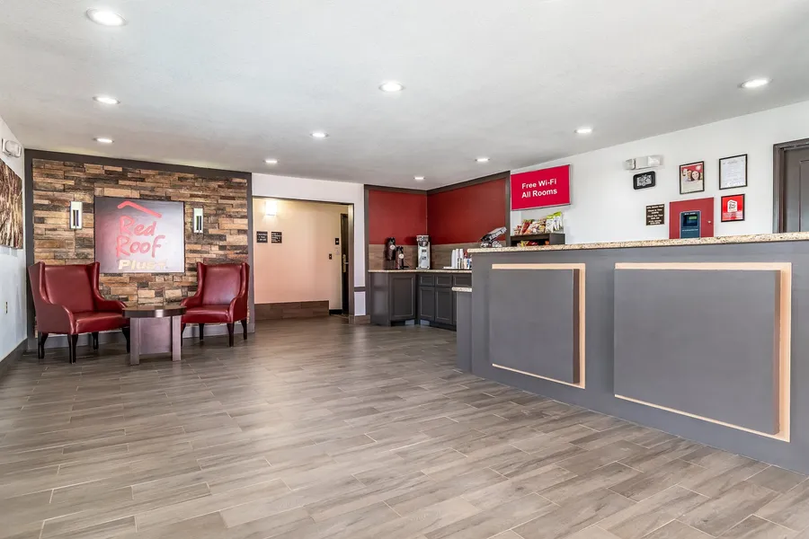 Red Roof Inn PLUS+ Huntsville hotel detail image 2