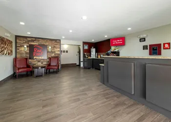 Red Roof Inn PLUS+ Huntsville hotel thumbnail 4