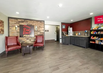 Red Roof Inn PLUS+ Huntsville hotel thumbnail 6