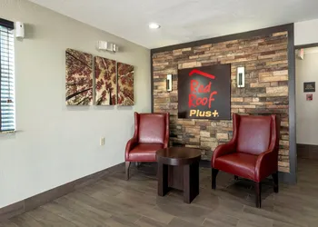 Red Roof Inn PLUS+ Huntsville hotel thumbnail 7