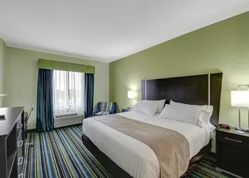 Holiday Inn Express & Suites Carrizo Springs by IHG hotel thumbnail 3