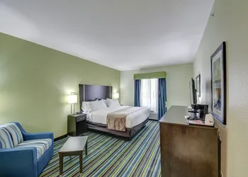 Holiday Inn Express & Suites Carrizo Springs by IHG hotel thumbnail 8