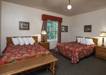 Lake McDonald Lodge - Inside the Park hotel thumbnail 3