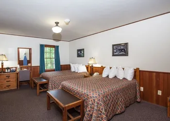 Lake McDonald Lodge - Inside the Park hotel thumbnail 6