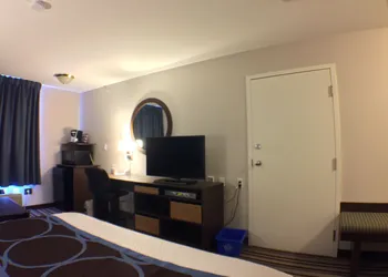 Super 8 by Wyndham Fort Frances hotel thumbnail 5