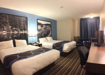 Super 8 by Wyndham Fort Frances hotel thumbnail 6
