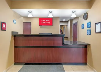 Red Roof Inn Charlestown hotel thumbnail 5