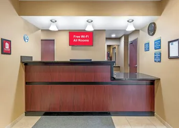 Red Roof Inn Charlestown hotel thumbnail 5