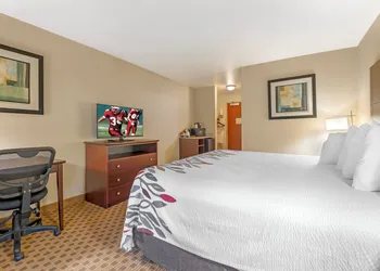 Red Roof Inn Charlestown hotel thumbnail 6
