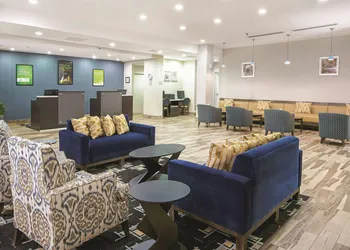 La Quinta Inn & Suites by Wyndham Karnes City - Kenedy hotel thumbnail 3