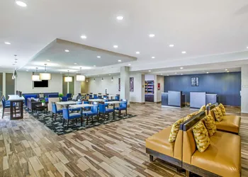 La Quinta Inn & Suites by Wyndham Karnes City - Kenedy hotel thumbnail 5