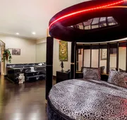Americas Best Value Platinum Inn & Suites hotel detail image 3