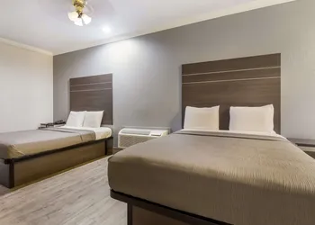 Americas Best Value Platinum Inn & Suites hotel thumbnail 4