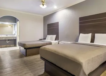 Americas Best Value Platinum Inn & Suites hotel thumbnail 5