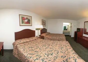 Econo Lodge Bartlesville Hwy 75 hotel thumbnail 3