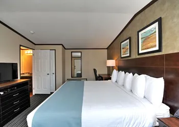 Instalodge Hotel And Suites hotel thumbnail 2