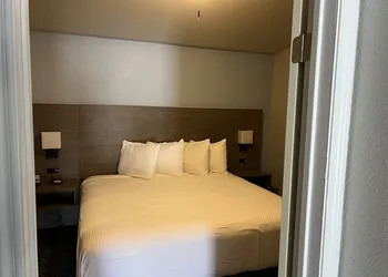 Garden Inn & Suite hotel thumbnail 5