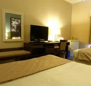 Super 8 by Wyndham Dauphin hotel detail image 4