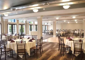 Niagara Crossing Hotel & Spa hotel thumbnail 2