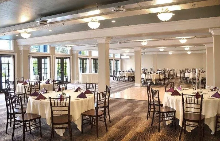 Niagara Crossing Hotel & Spa hotel detail image 2