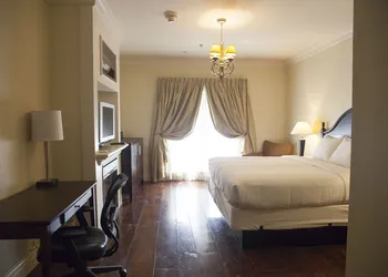 Niagara Crossing Hotel & Spa hotel thumbnail 4