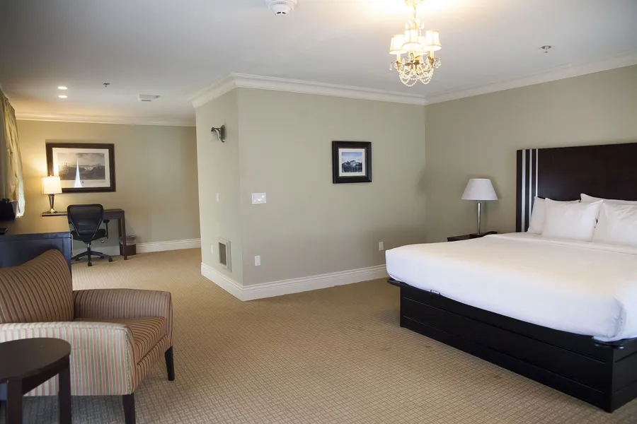 Niagara Crossing Hotel & Spa hotel detail image 6