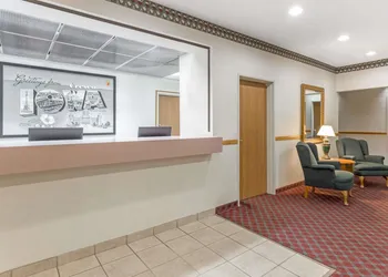 Super 8 by Wyndham Cresco IA hotel thumbnail 2