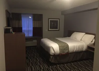 Microtel Inn & Suites by Wyndham Kirkland Lake hotel thumbnail 8