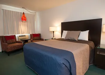 Cougar Land Motel hotel thumbnail 6