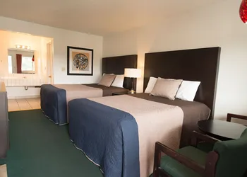 Cougar Land Motel hotel thumbnail 7