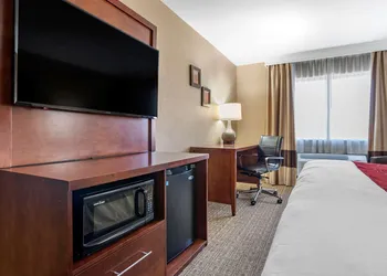 Comfort Inn & Suites Leeds I-20 hotel thumbnail 4