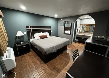 Relax Inn hotel thumbnail 7