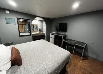 Relax Inn hotel thumbnail 8