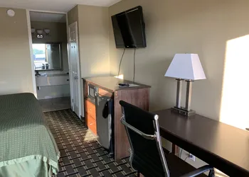 Relax Inn hotel thumbnail 3