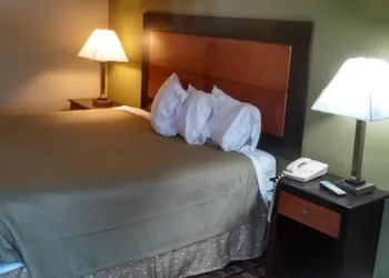 Relax Inn hotel thumbnail 8