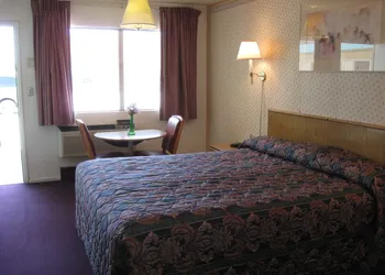 Motel 8 Willcox hotel thumbnail 6