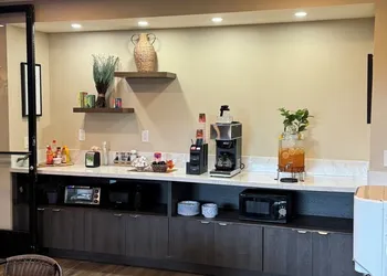 GreenTree Inn & Suites Alhambra hotel thumbnail 7