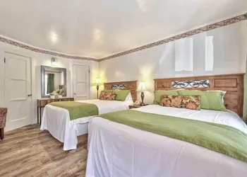 Silver Maple Inn hotel thumbnail 4