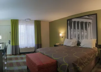Super 8 by Wyndham Arkansas City KS hotel thumbnail 3