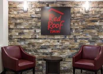 Red Roof Inn Hartford - New Britain hotel thumbnail 3