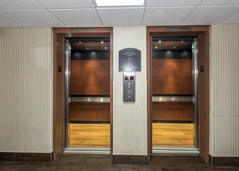 Red Roof Inn Hartford - New Britain hotel thumbnail 4