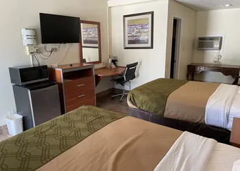 EverGreen Inn & RV hotel thumbnail 7