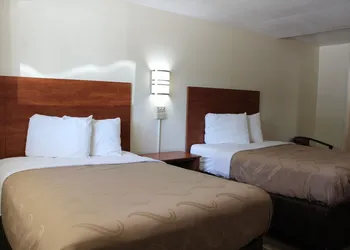 EverGreen Inn & RV hotel thumbnail 8