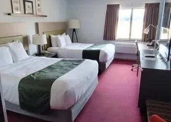 Pictured Rocks Inn & Suites hotel thumbnail 3