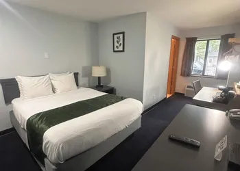 Pictured Rocks Inn & Suites hotel thumbnail 5