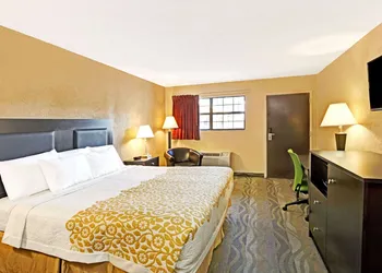 Days Inn by Wyndham Cherokee Near Casino hotel thumbnail 6